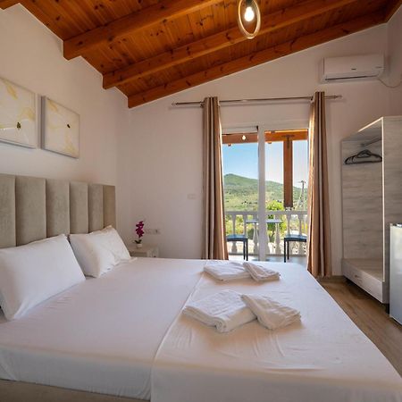 Villa Sunny Ксамил Екстериор снимка