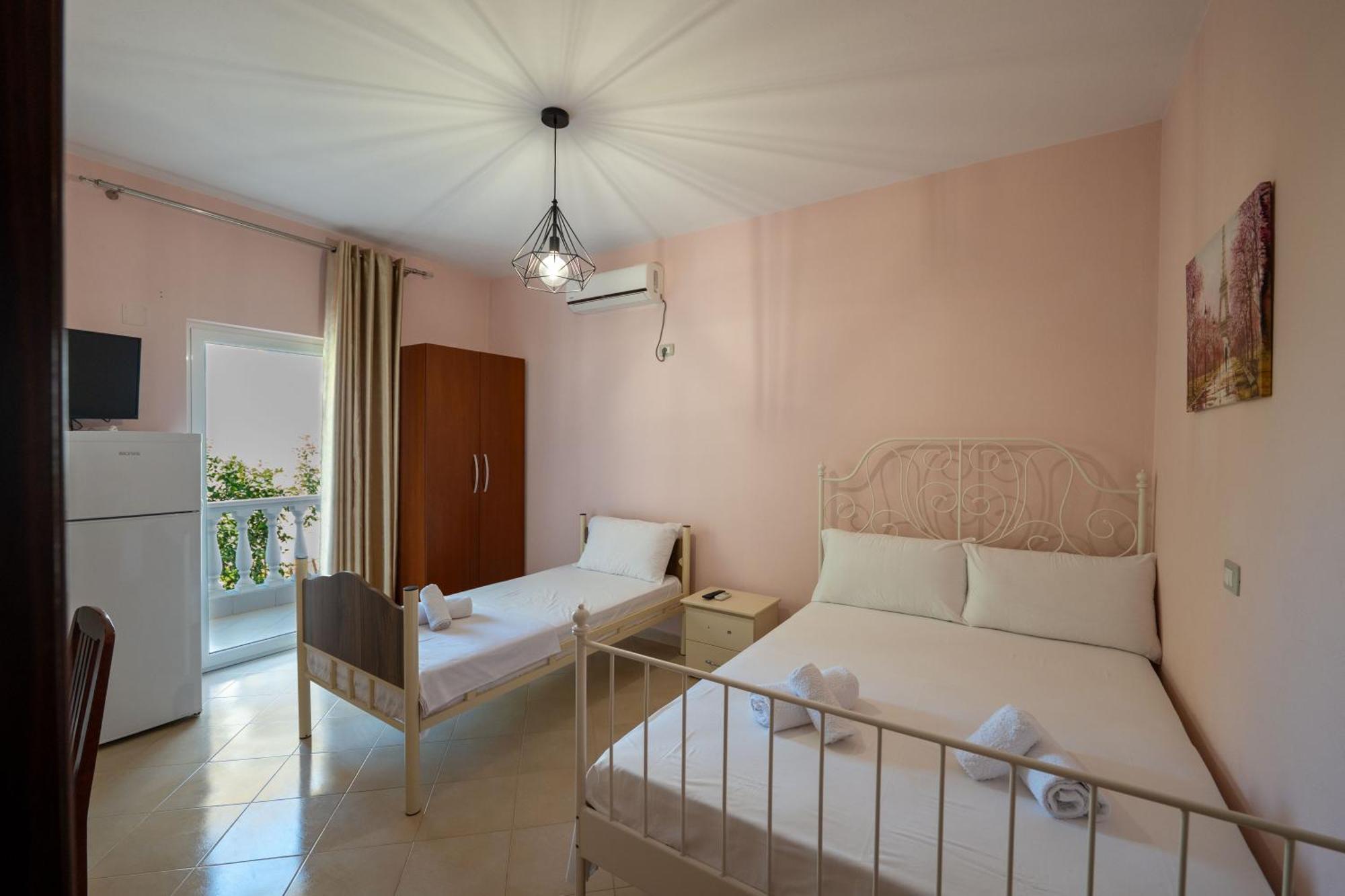 Villa Sunny Ксамил Екстериор снимка